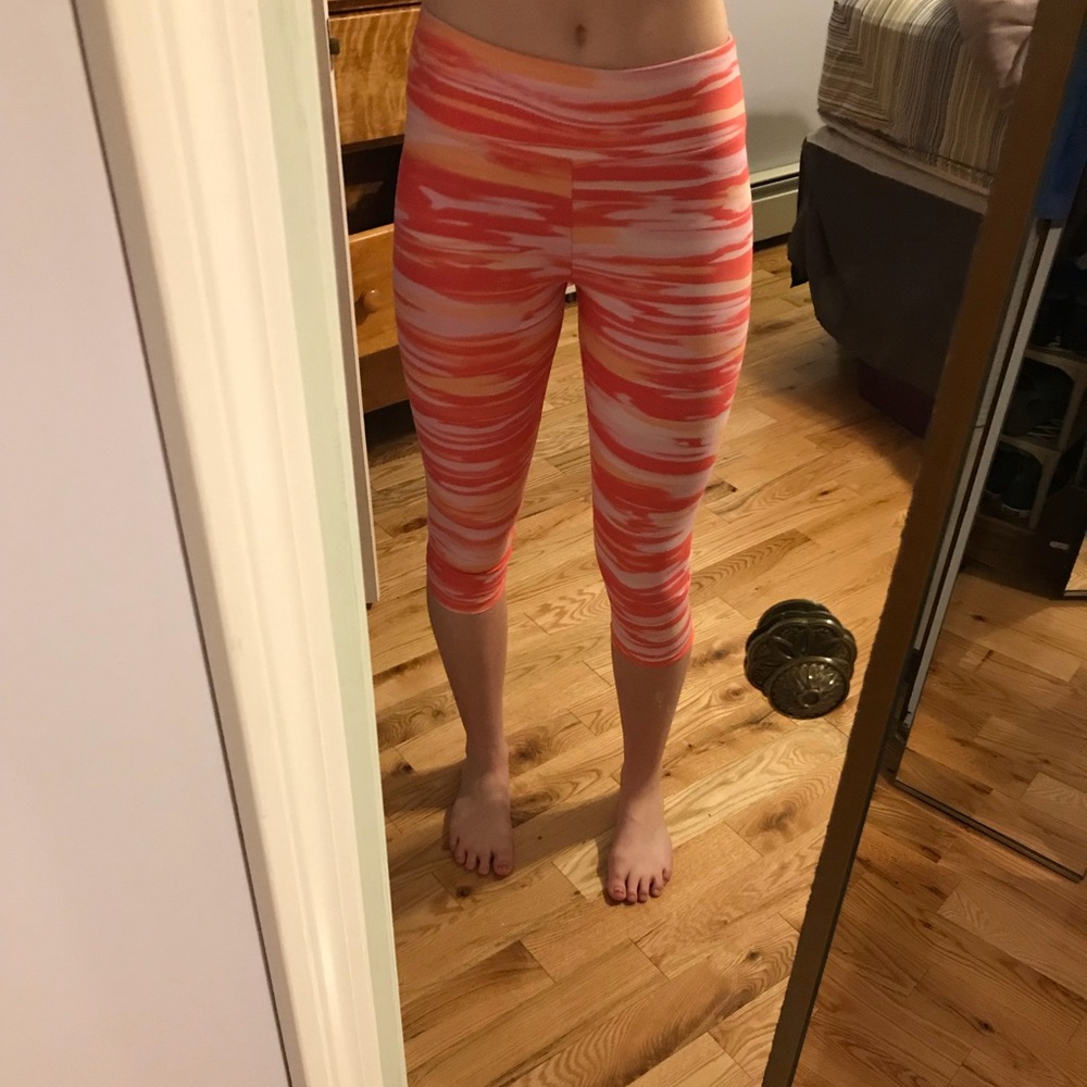 Compression capris - Picture 2 of 4